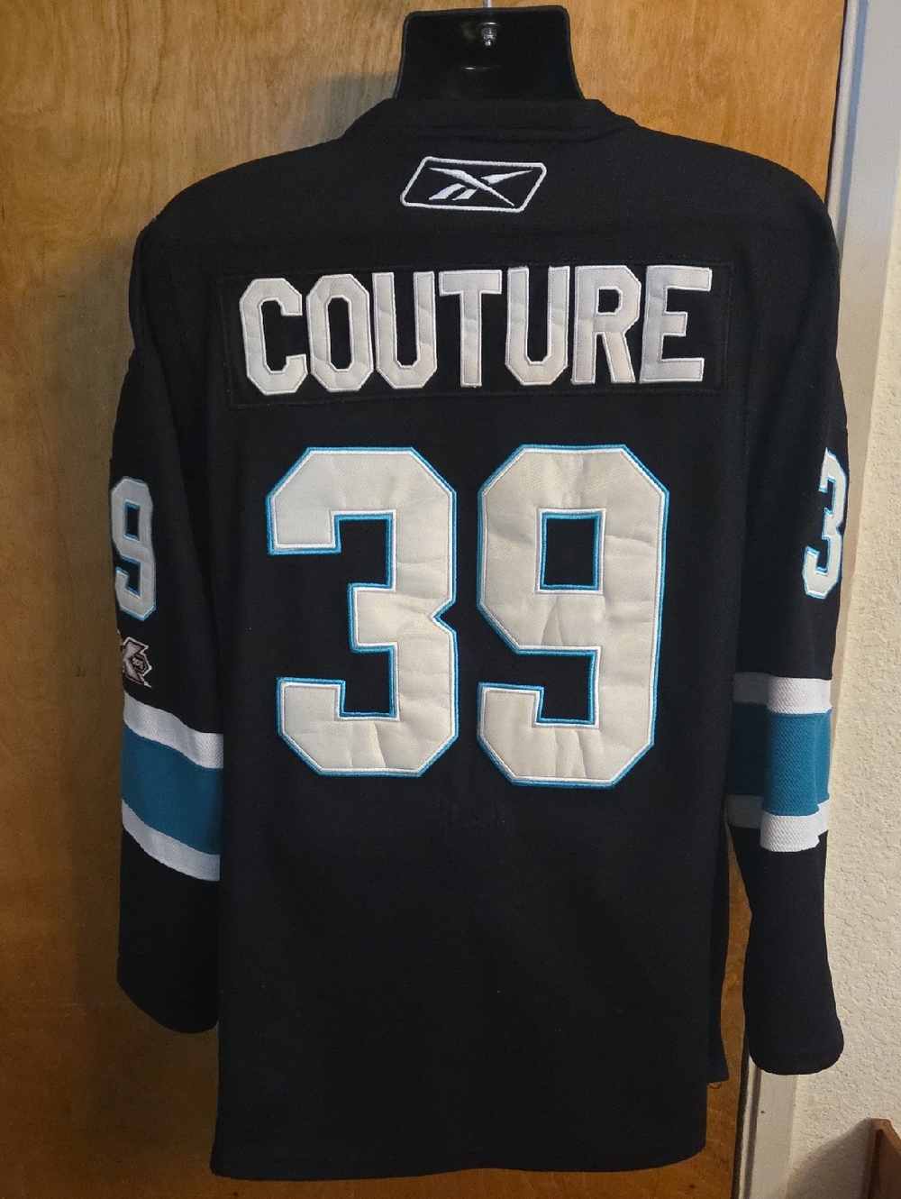 Vintage Reebok NHL Men's S/JR XL San Jose Sharks Logan Couture 39 Hockey Jersey